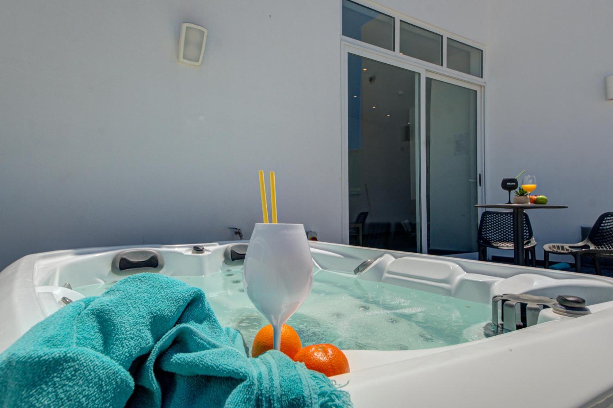 Marina Suites & Apartments - Self Catering - By Tritoni Hotels Gzira Екстериор снимка